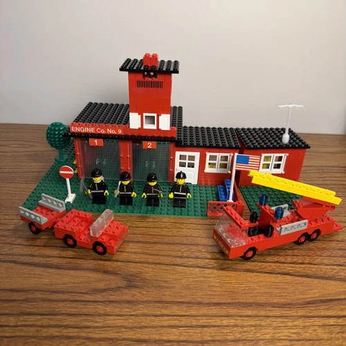 LEGO Classic Town Set 590-1 Engine Company No. 9 1978 Complete Pieces