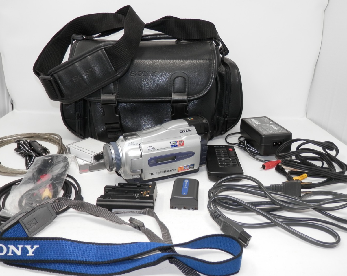 ソニー SONY DCR-TRV18 Sony DCR-TRV18 Mini DV digital camcorder at Crutchfield