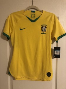 nike amarelo feminino