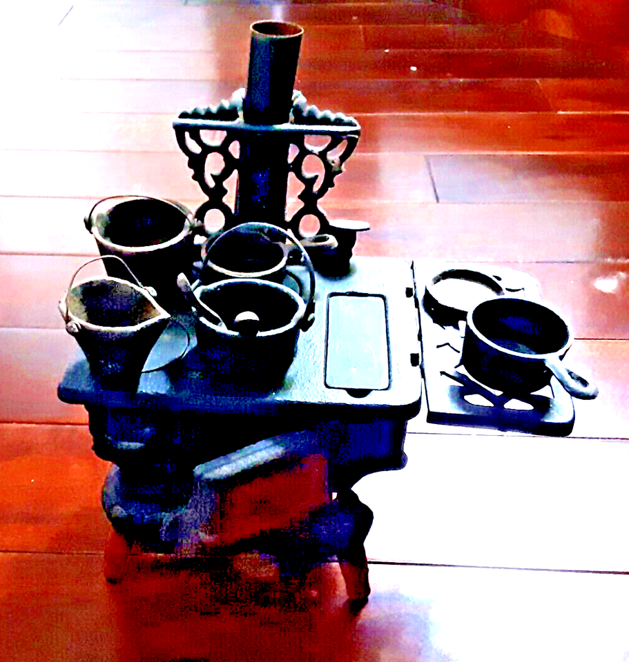 Antique model stove cast iron, pots and pans mini aga, Range fireside