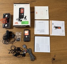 Sony Ericsson Walkman W810i completo per collezionisti incl. molti accessori Come Nuovo Tutto