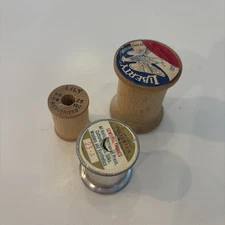 wooden And Plastic thread spools vintage Lot Of 3 JP (Coats, Liberty, Lily) 🍎