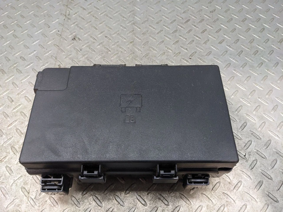Caja de fusibles motor Wk carrocería VIN E o F sexto dígito compatible con Grand Cherokee 1169875 19-22 Foto 2 de 4