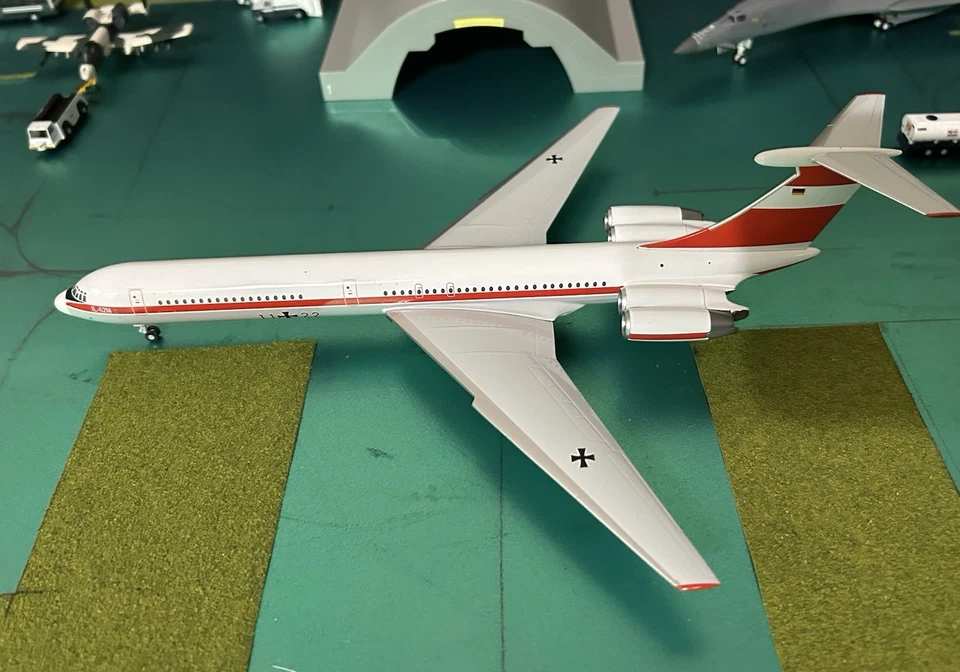 Herpa 573412 1/200 Diecast Luftwaffe Fuerza Aérea Alemana Ilyushin IL-62M 11+22 Foto 4 de 4