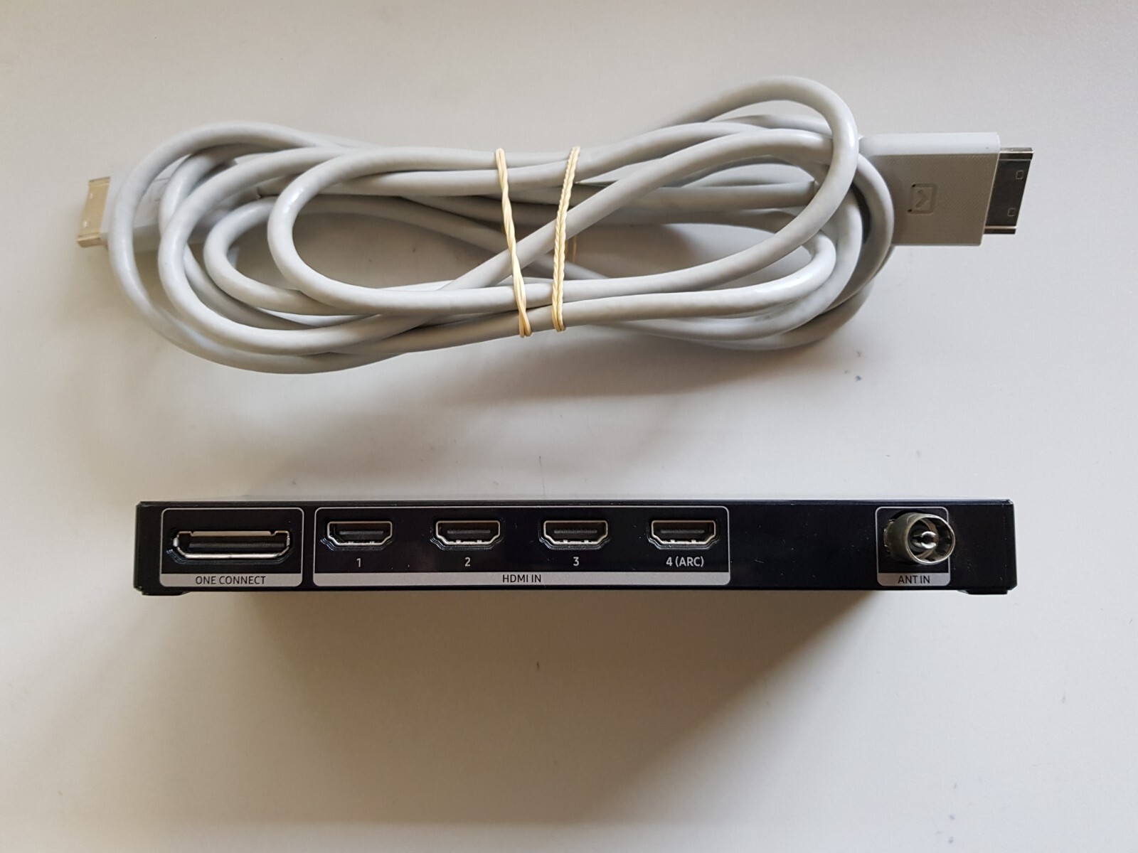 GENUINE SAMSUNG MU SERIES ONE CONNECT BOX & CABLE BN9118726B/J for