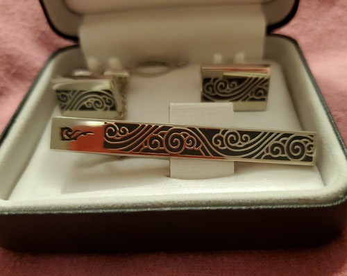 3Tc Kalavinka Tie Clip & Cufflinks