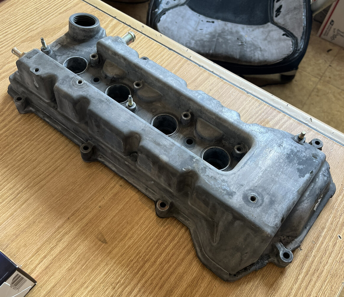 1ZZ Valve Cover 1ZZFE Toyota Genuine 1120122060 Cylinder Head