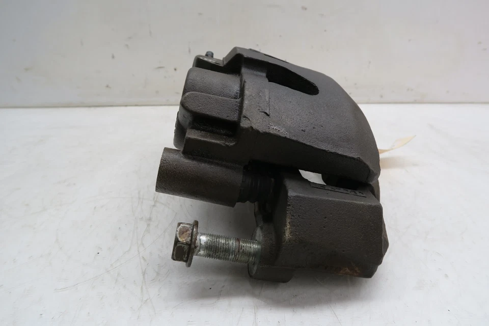 2016-2019 Nissan Titan XD OEM Right Front Brake Caliper - Image 3 of 4