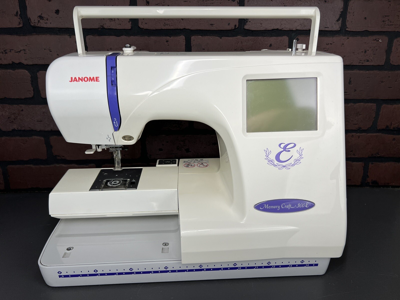 Janome Memory Craft 300e Computerized Embroidery Sewing Machine eBay