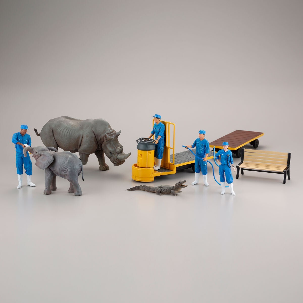 Kaiyodo ART PLA Ensemble Touriste et Éléphant Africain 1/35 Non Peint