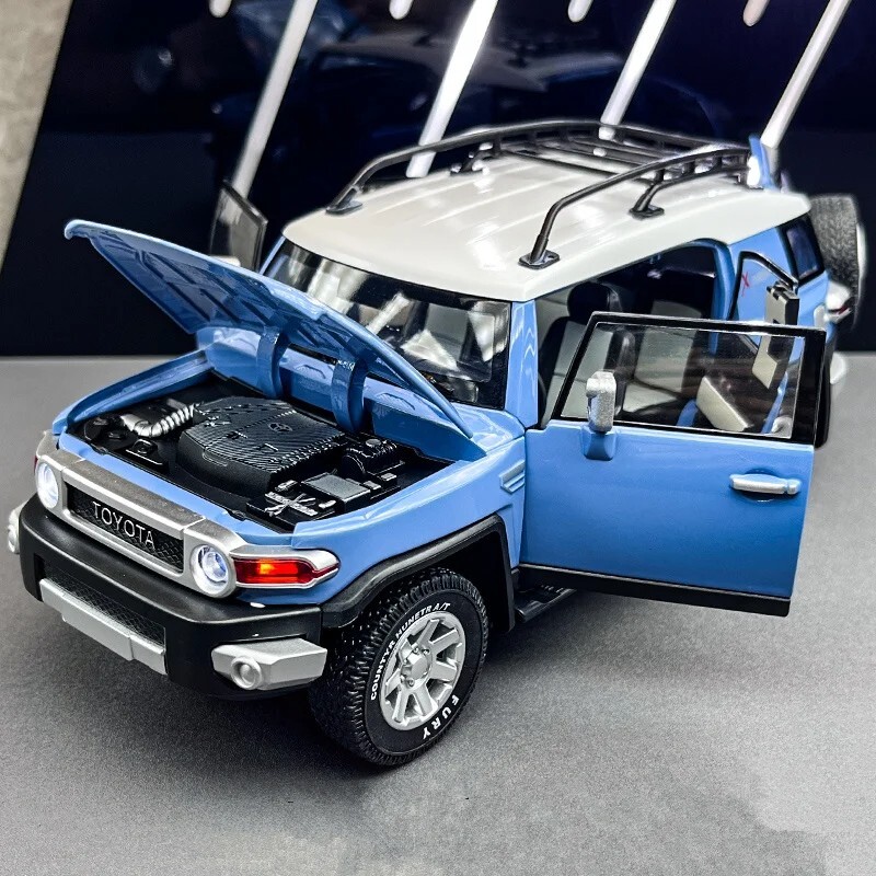 1:24 TOYOTA FJ Cruiser Diecast Car Model