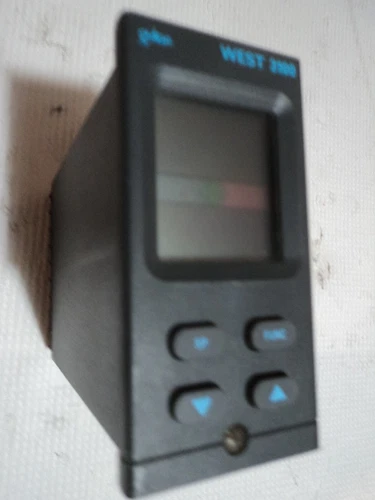 West 3100 Compact PID Temperature Controller