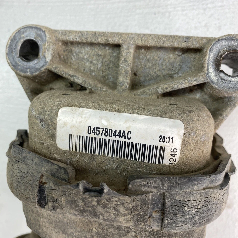 Chrysler 300 2007 3,5 L montaje de motor izquierdo 04578044AC OEM Foto 4 de 4