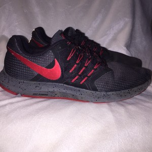 nike run swift red