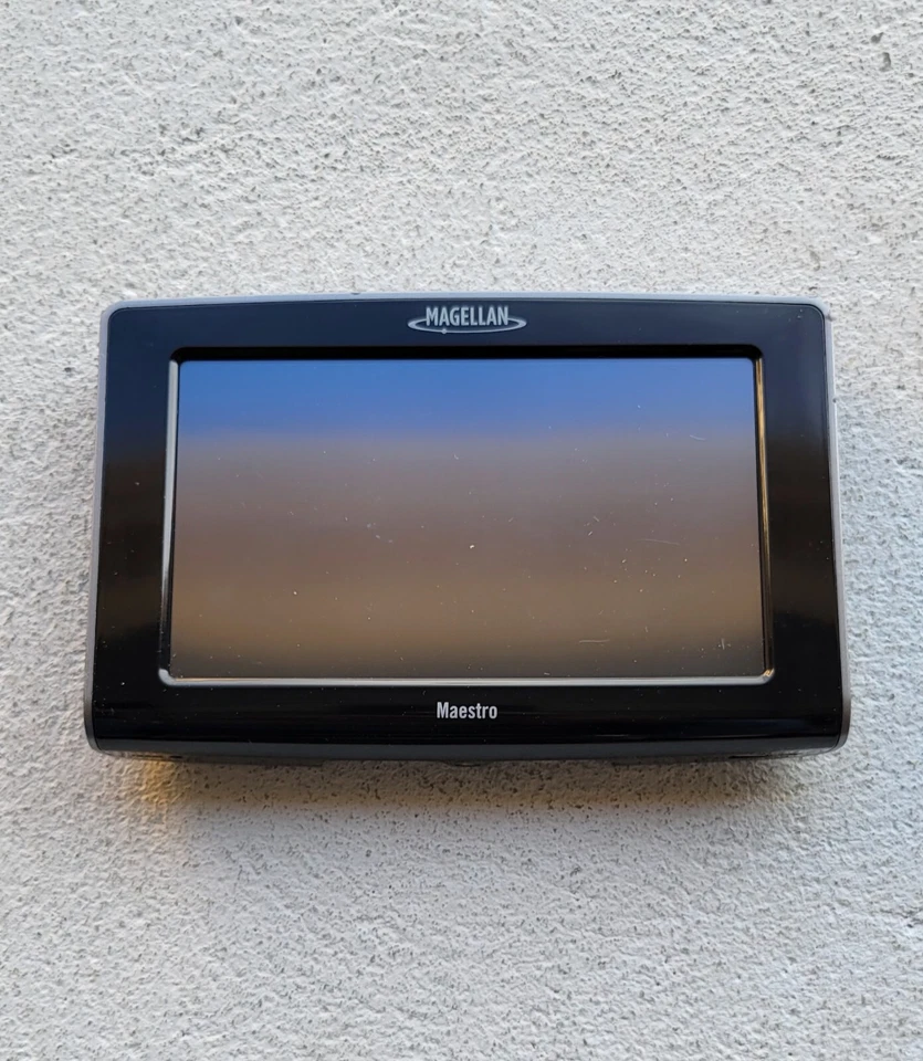 Magellan Maestro 5310 Automotive Car GPS Navigator 4.7" Touch Screen Pre-owned.  - Image 3 of 4