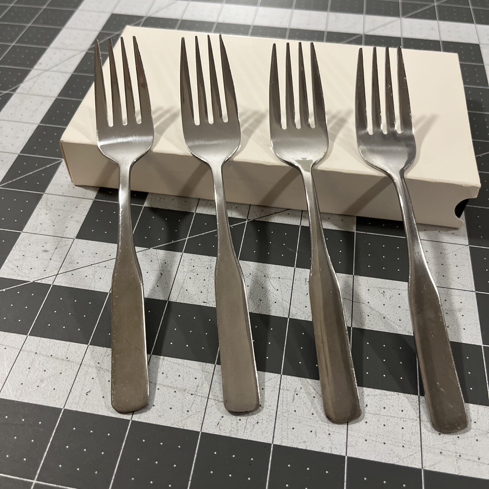 Reed & Barton Fiddler II (4) Salad Forks Stainless Flatware Replacements