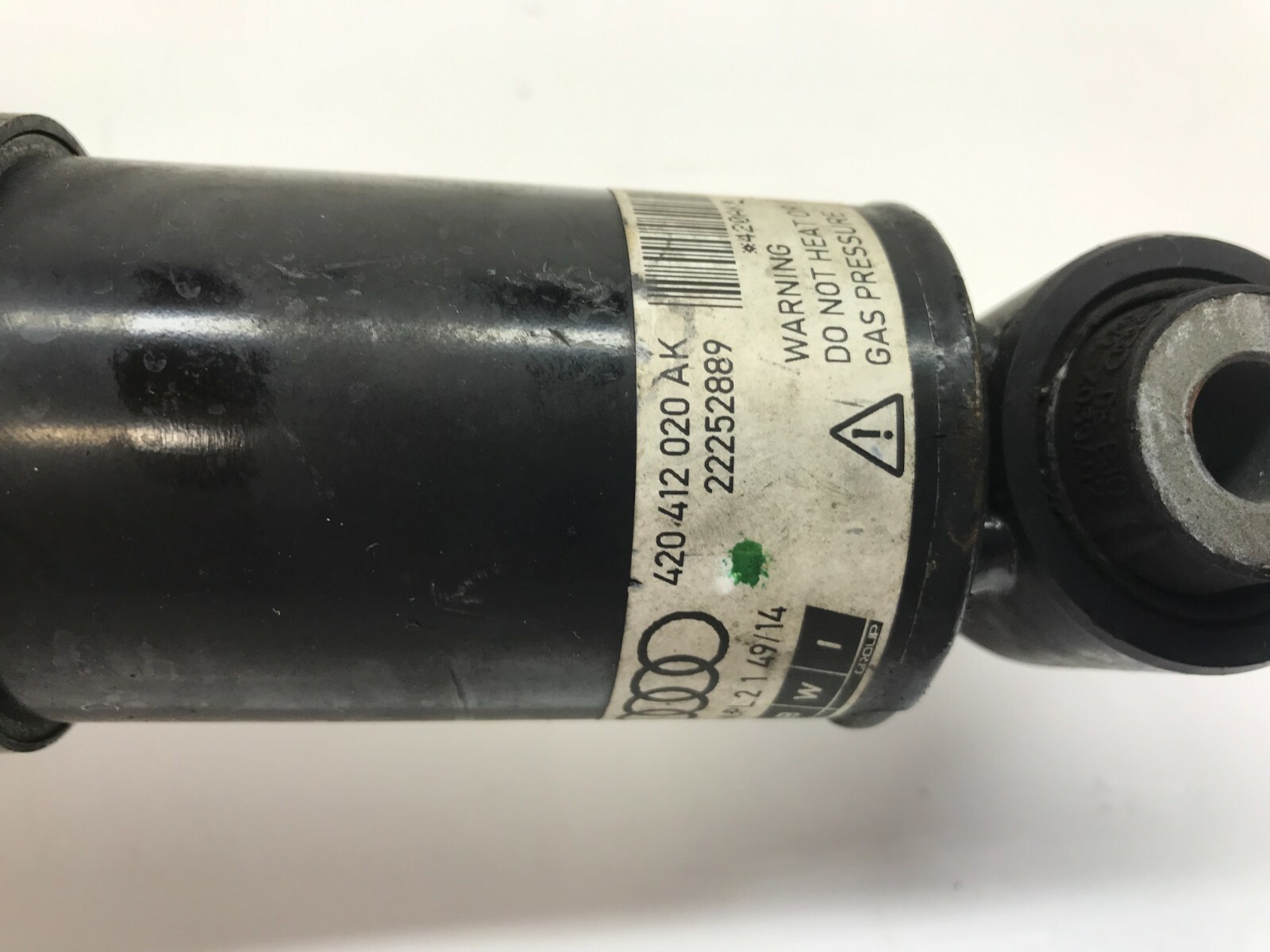 AUDI R8 FRONT RIGHT PASSENGER RH SHOCK ABSORBER OEM 420412020AK