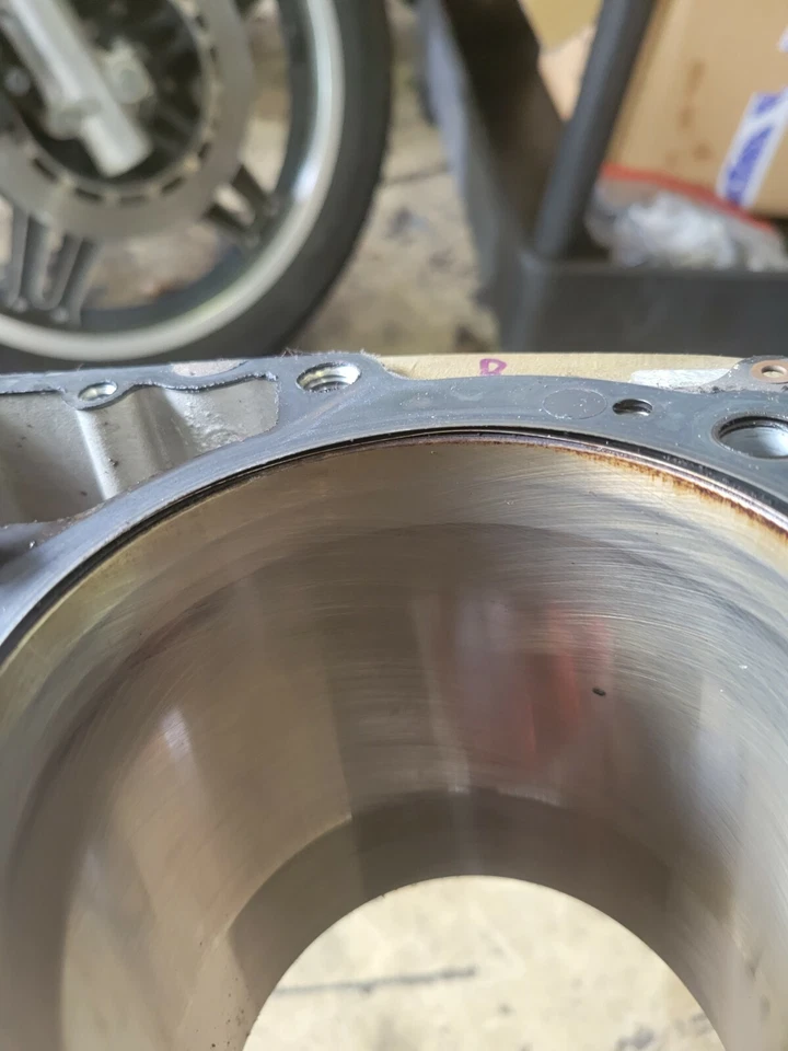 BMW R1150RT R1150RT-P R1150R R1150RS R1150GS OEM right cylinder piston - Image 2 of 3