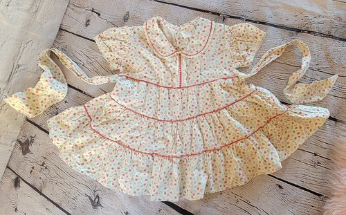 Vintage Little Girls Dress Strawberries Ruffles Fairytale 40's 50's Easter - Picture 2 of 10