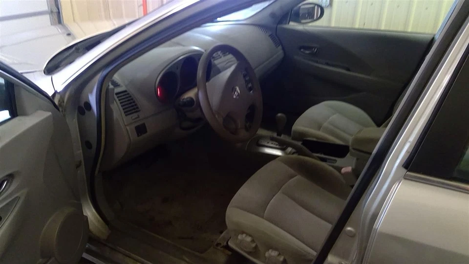 Used Rear Right Door Vent Glass Rear fits: 2004 Nissan Altima Rear Right Grade A Foto 2 de 4