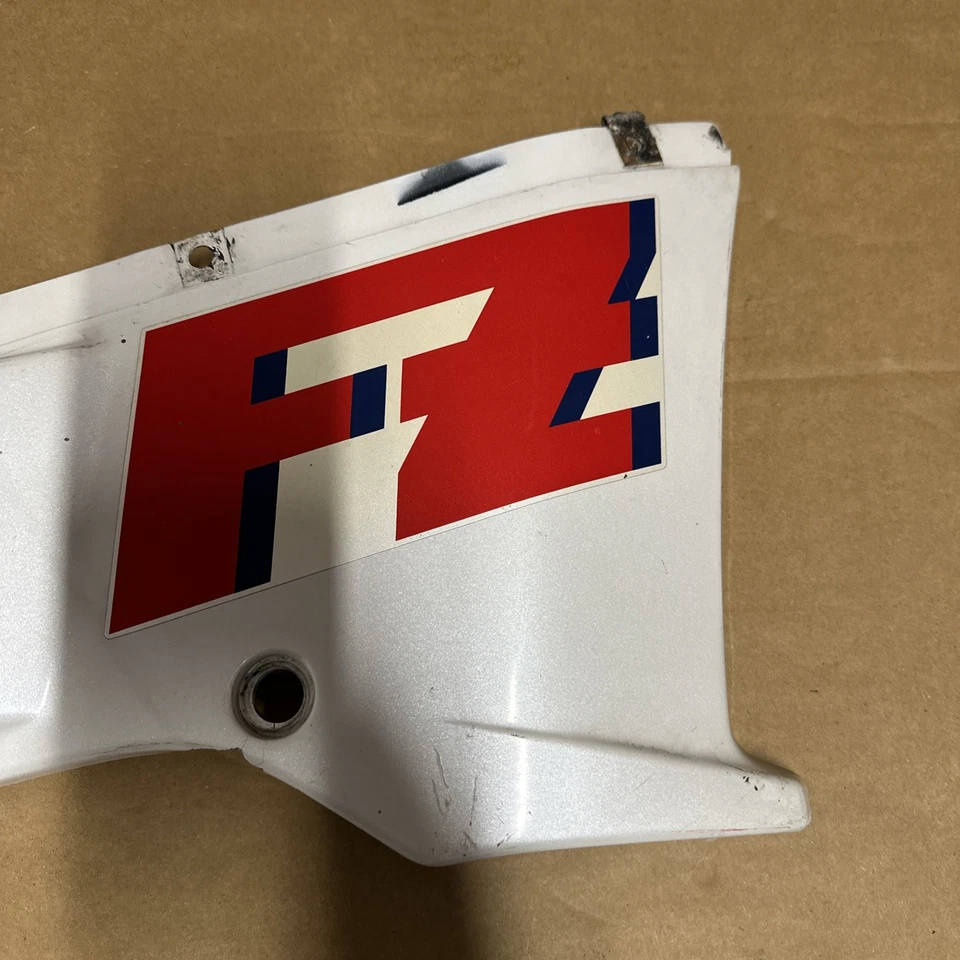 YAMAHA FZ750 1985-1991 SEITENVERKLEIDUNG RECHTS SIDE FAIRING IAE-2835V-0 S0123 - Bild 2 von 4