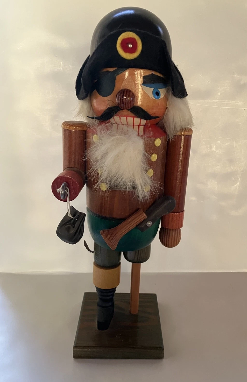 Vintage Erzgebirge? Pirate German Nutcracker with Musket & Bag of Gold 13” EUC