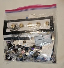 1.5 Pound Bag Of Mixed Buttons And Button Covers