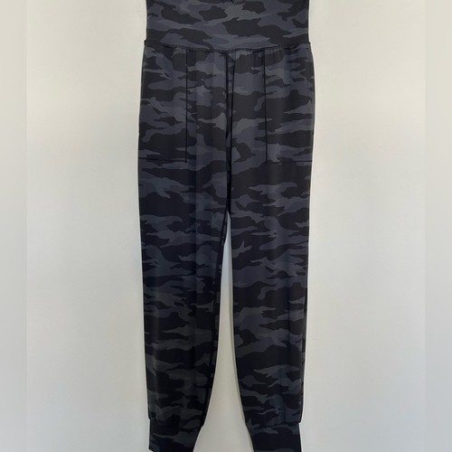 Athleta Salutation Jogger Black Camo XS High Rise Activewear Pants