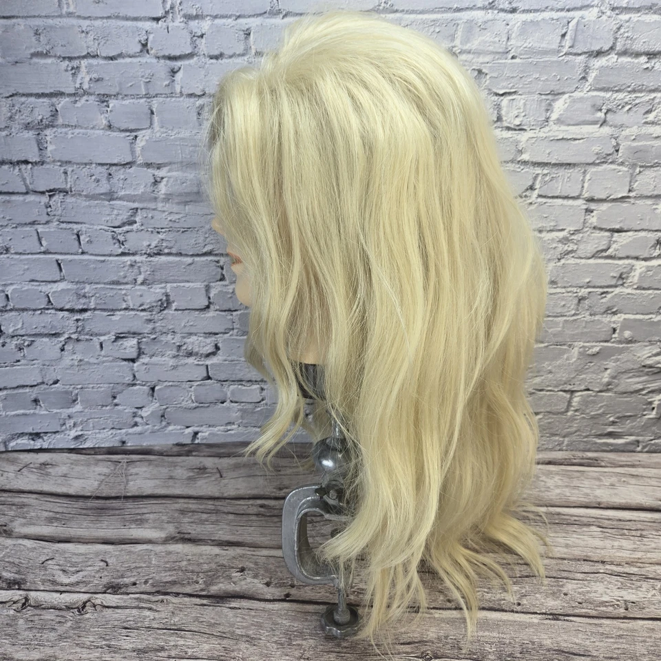 Peluca rubia sintética sepia usada Foto 3 de 4