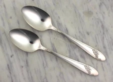 Oneida Community Tudor Plate - QUEEN BESS II, 1946 - Teaspoons, Set of 2