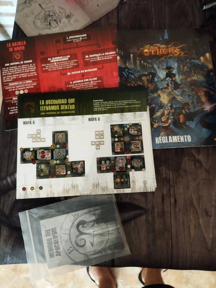 The others juego de mesa en castellano, está intacto  - Imagen 3 de 4