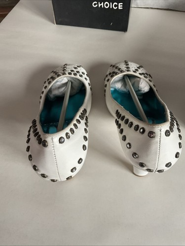 Irregular Choice Size 9 White High Heels Studded Clear Beads Pumps NIB Spare Tip - Picture 9 of 10