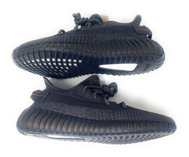 yeezy black 9.5