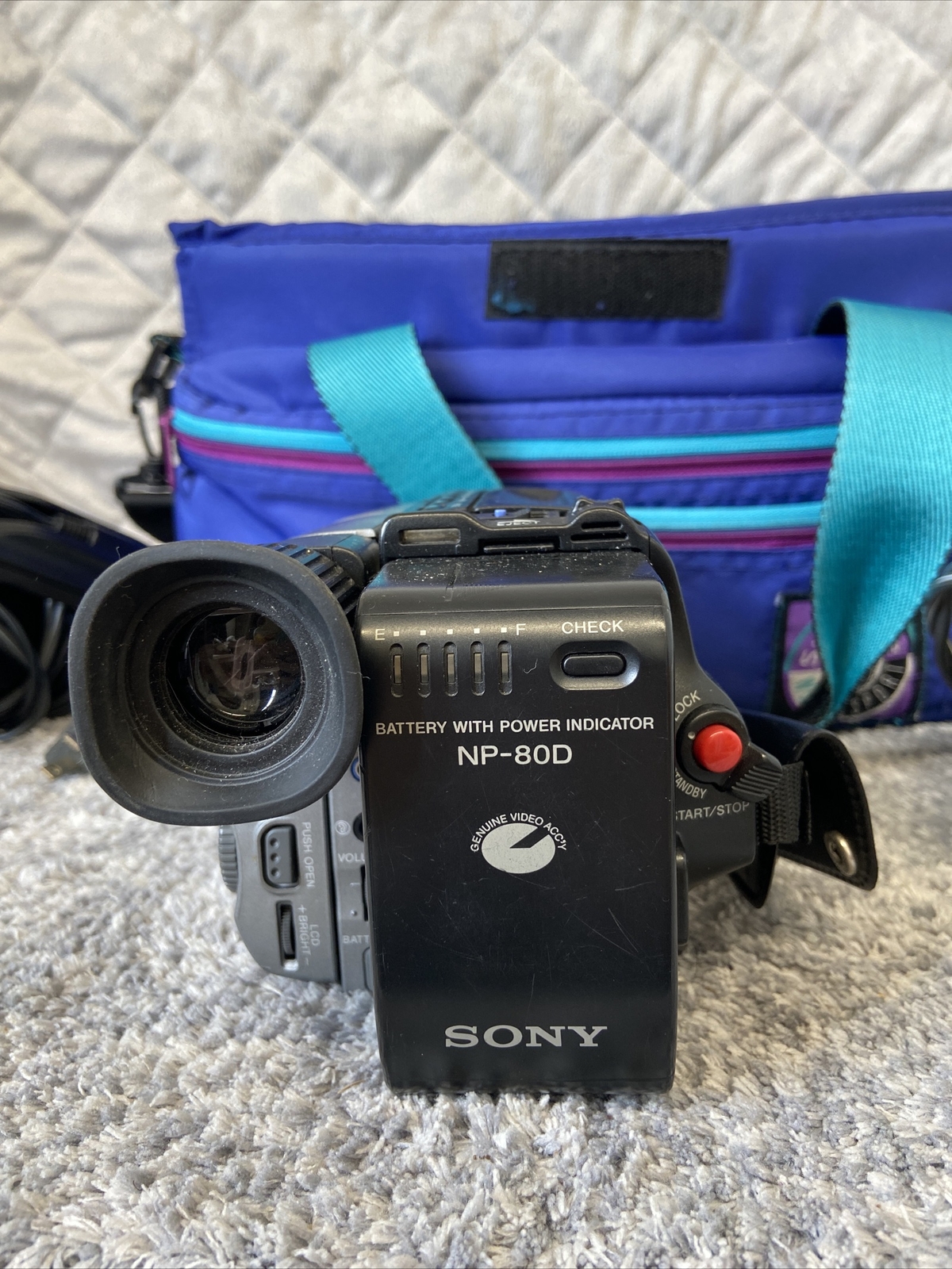 Sony Video Camera Recorder 8 Handycam CCDTRV21, 24X Digital Zoom