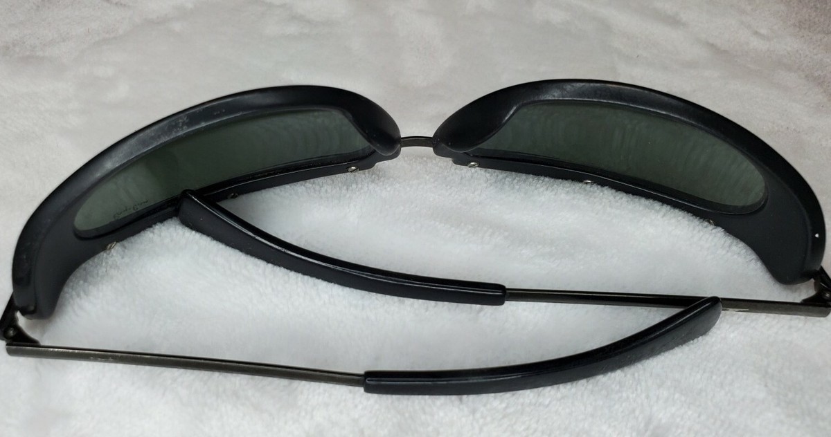 Vintage Men's Ray Ban Bausch & Lomb W1976 Black Wrap