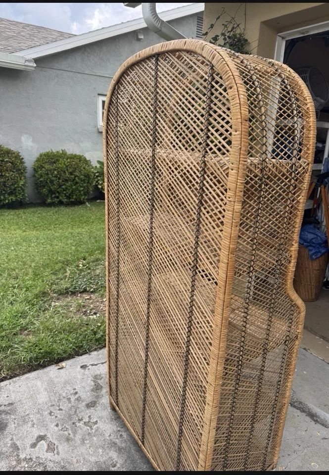 Unidad de pared vintage de 2 puertas de ratán de mimbre bohemio de mediados de siglo Sunburst Foto 3 de 4