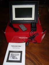 PANDIGITAL 7" LCD DIGITAL PHOTO FRAME