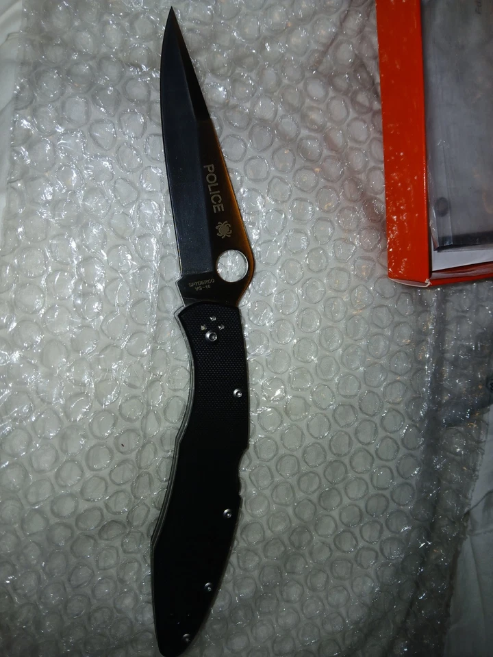 Cuchillo negro Spyderco acero inoxidable VG10 mango G10 Foto 4 de 4
