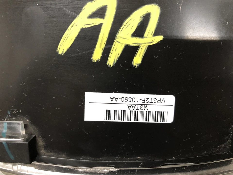 Cuadro medidor velocímetro instrumento Mazda Tribute 2003 2004 Foto 3 de 4