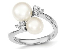 Freshwater Cultured 8mm Whte Pearl Ring in Sterling Silver with Synthetic Cubic