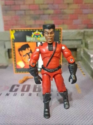 GI JOE ~ 411 ~ BRONZE BOMBER ~ 100% COMPLETE & FILE CARD ~ INFERNO CHRIS ROCK