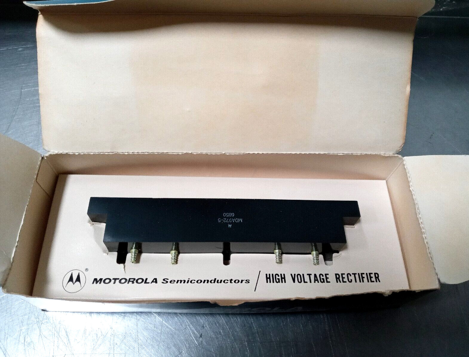 Motorola Semiconductor MDA972-5