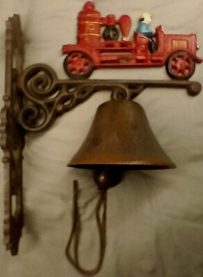 WALL MOUNTED FIRE TRUCK BELL, GREAT FOR ENTRY POINTS, BELL RINGS LOUD FOR SUPPER