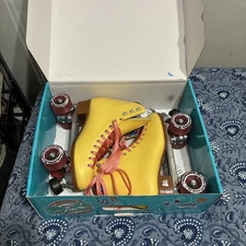 Moxi Beach Bunny Roller Skates - Yellow - Size 9