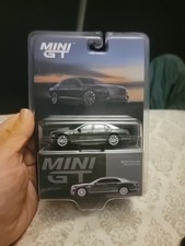 Mini GT BENTLEY FLYING SPUR White Sand Verdant