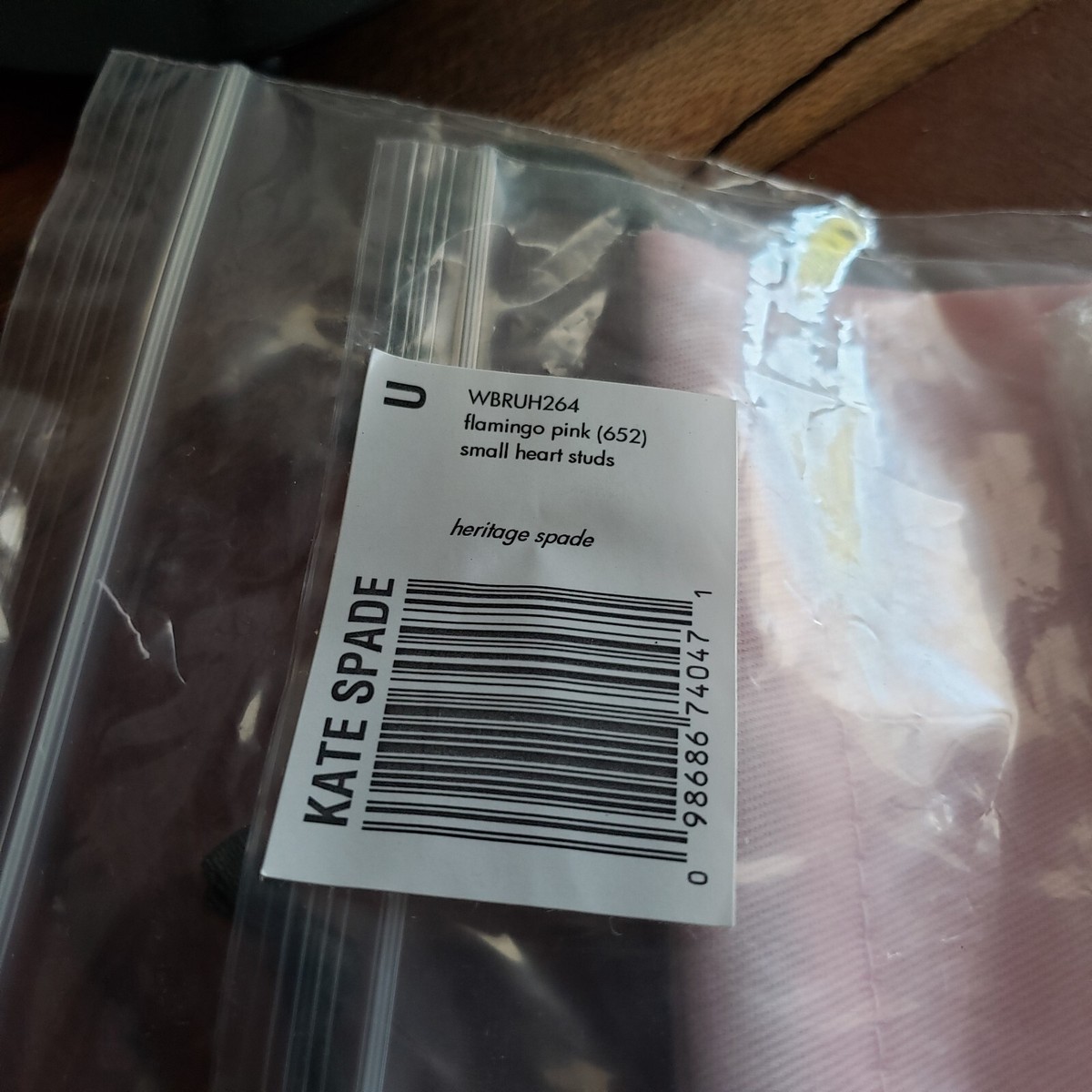 kate spade- heritage spade- small heart stud earrings- flamingo pink-  NWT-$48