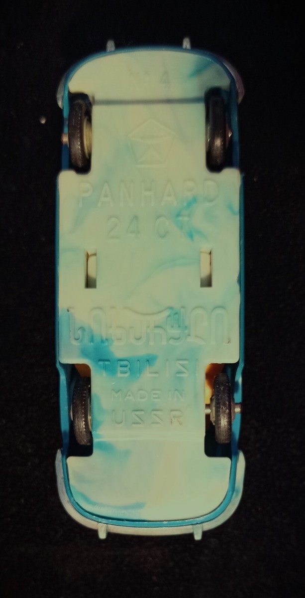 Voiture Miniature PANHARD 24CT échelle 1:43 Fabriquée En URSS - Rarissime Occasion