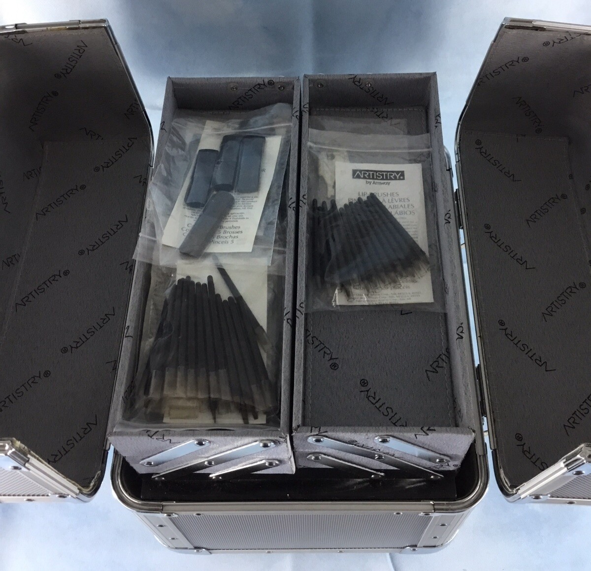 Artistry Cosmetics Locking Makeup Case - Silver Box - New! | eBay