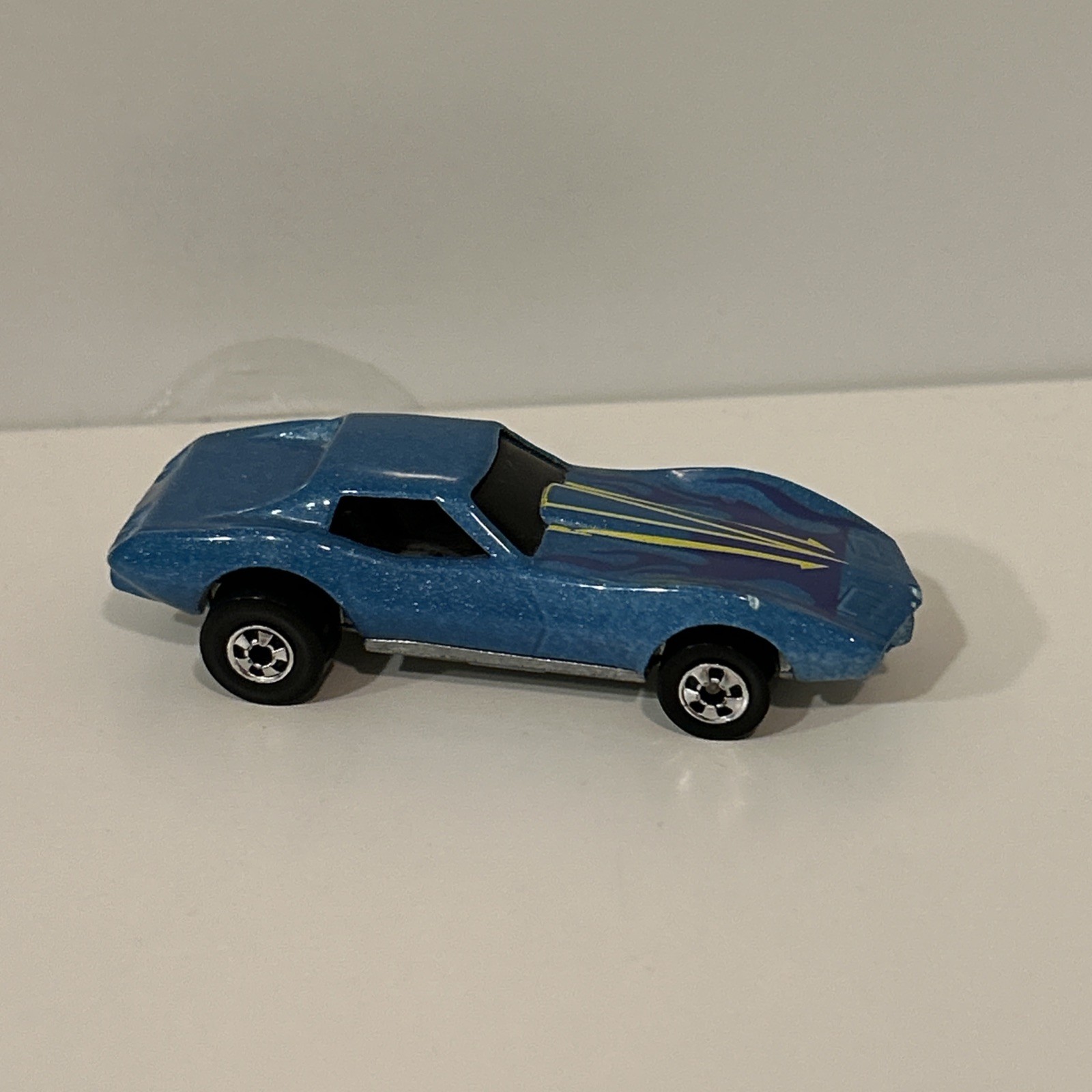 Hot Wheels Color Racers Auto Magic Corvette Stingray BW Blackwall Malaysia 1975