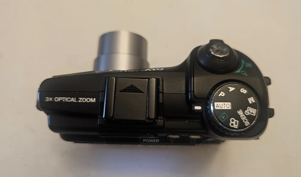 Olympus Digital Point Shoot Camera SP-350  W/CASE/Software/ 512 Mb Card- Tested - Image 3 of 4